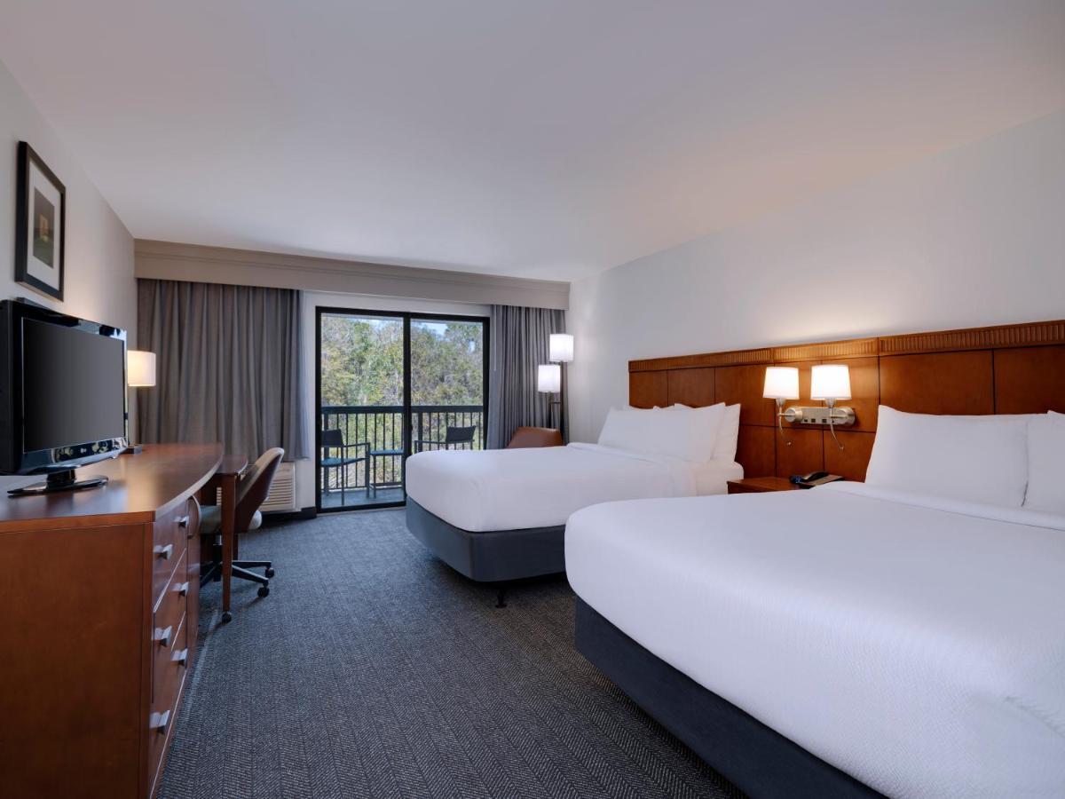 Courtyard North / I-75 Fletcher 3*