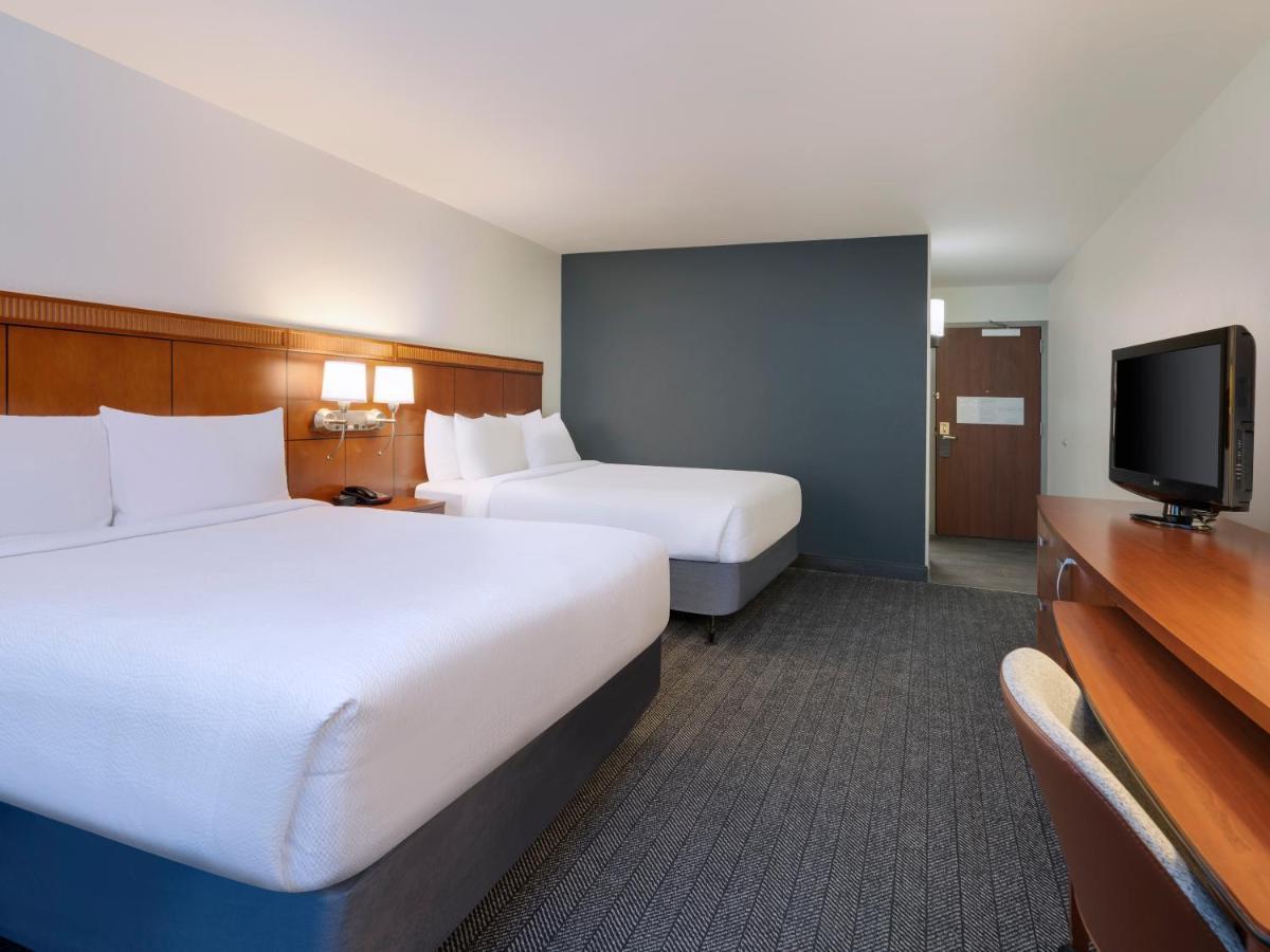 Hotel Courtyard North / I-75 Fletcher 3*