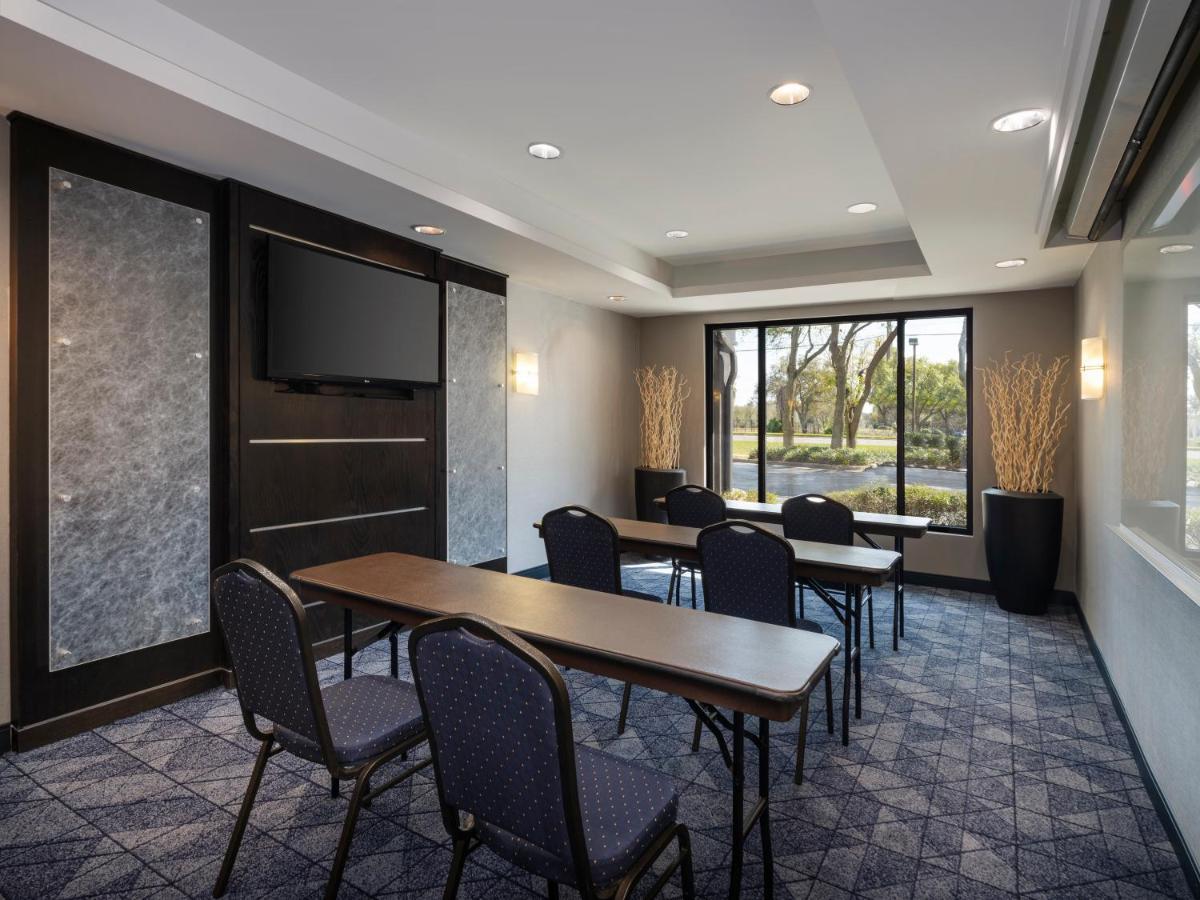 Courtyard North / I-75 Fletcher 3* Tampa