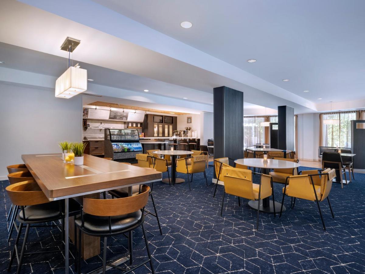 Hotel Courtyard North / I-75 Fletcher Tampa