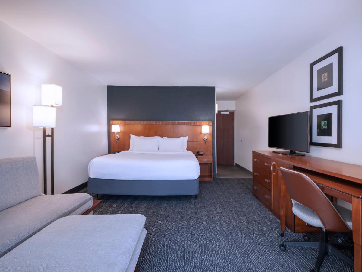 Courtyard North / I-75 Fletcher Hotel