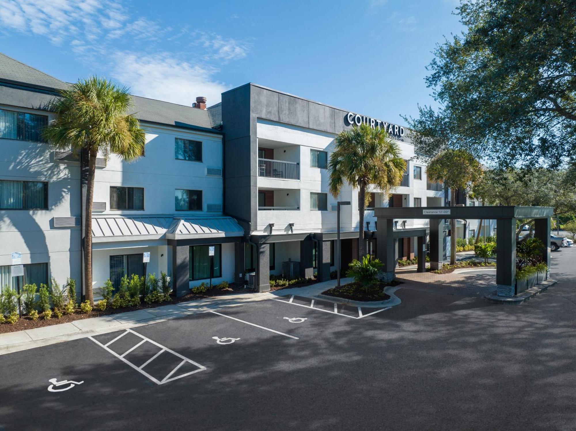 Hotel Courtyard North / I-75 Fletcher