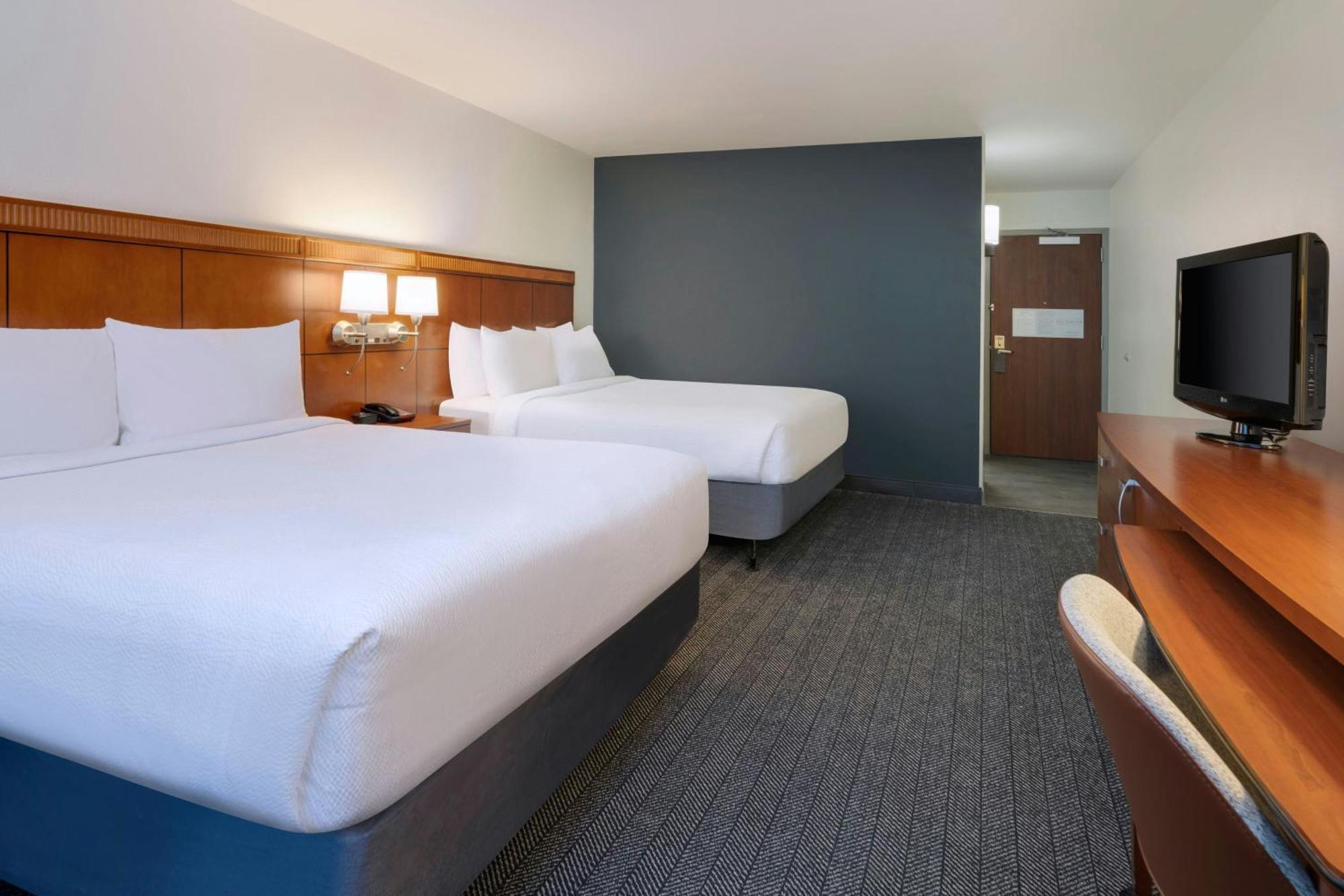 Hotel Courtyard North / I-75 Fletcher