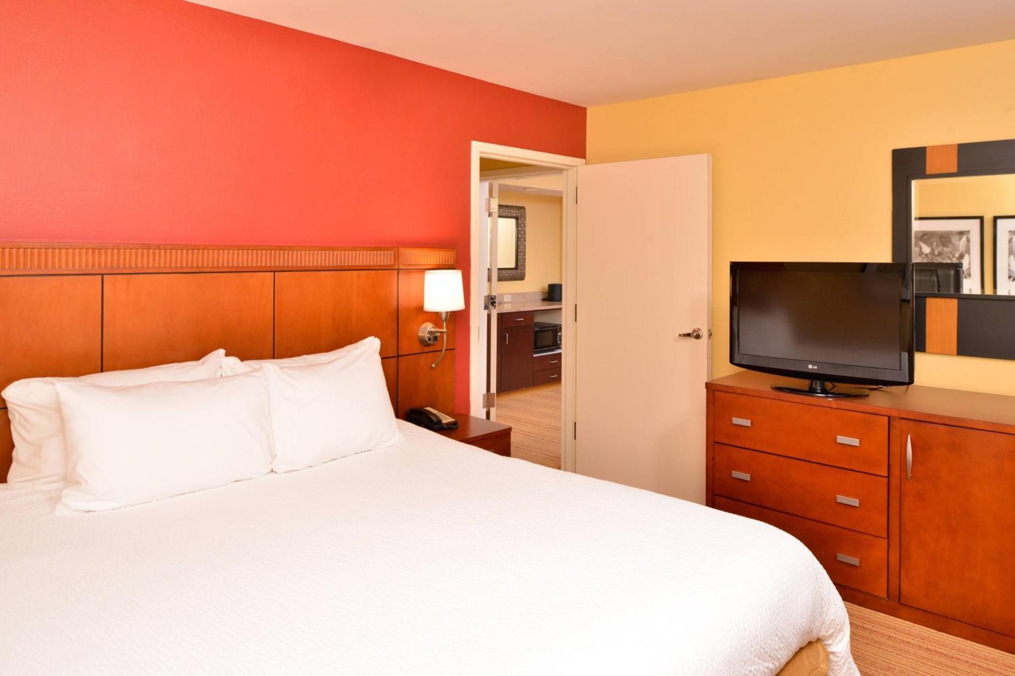 Courtyard North / I-75 Fletcher 3*