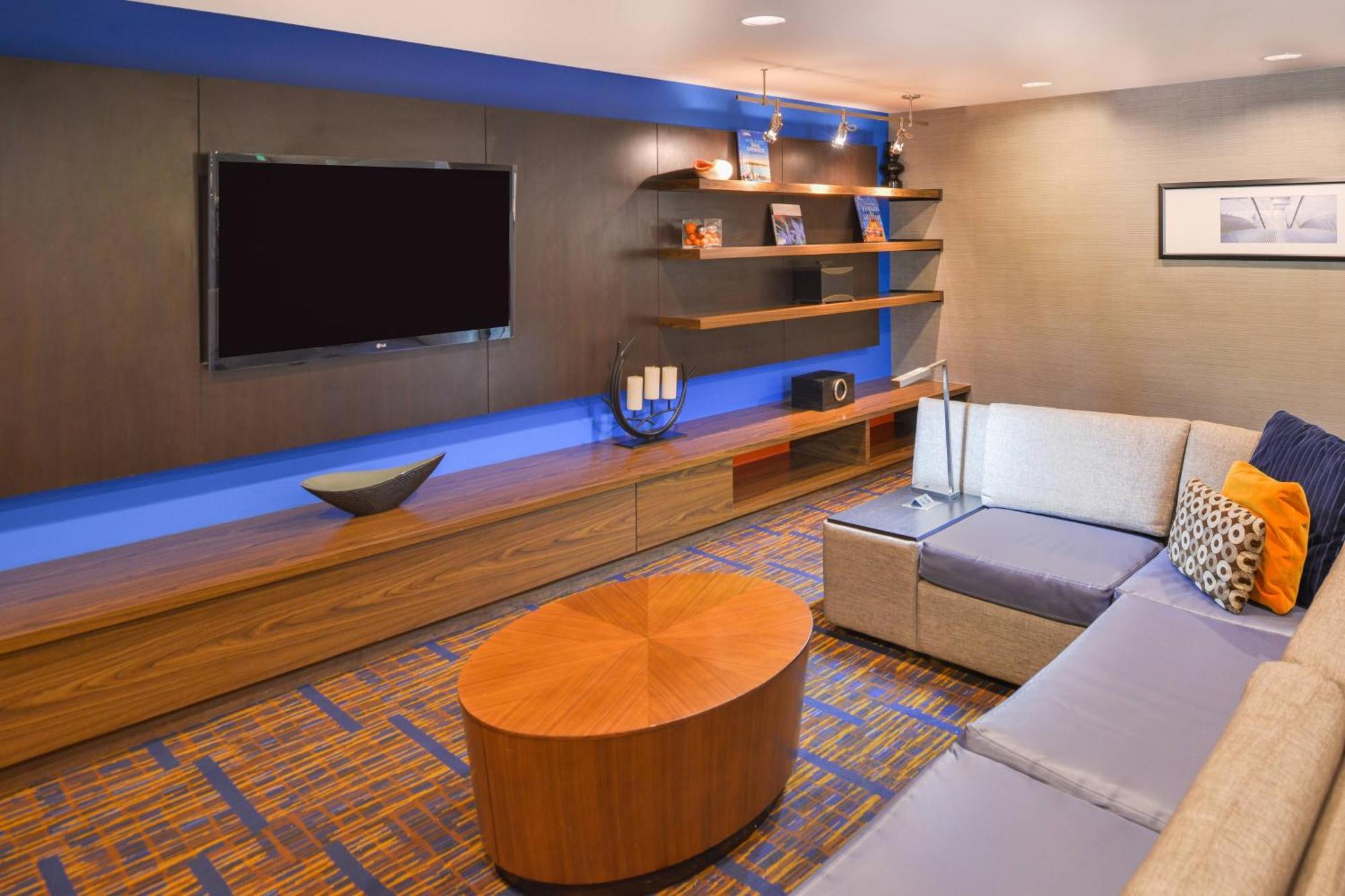 Courtyard North / I-75 Fletcher 3*