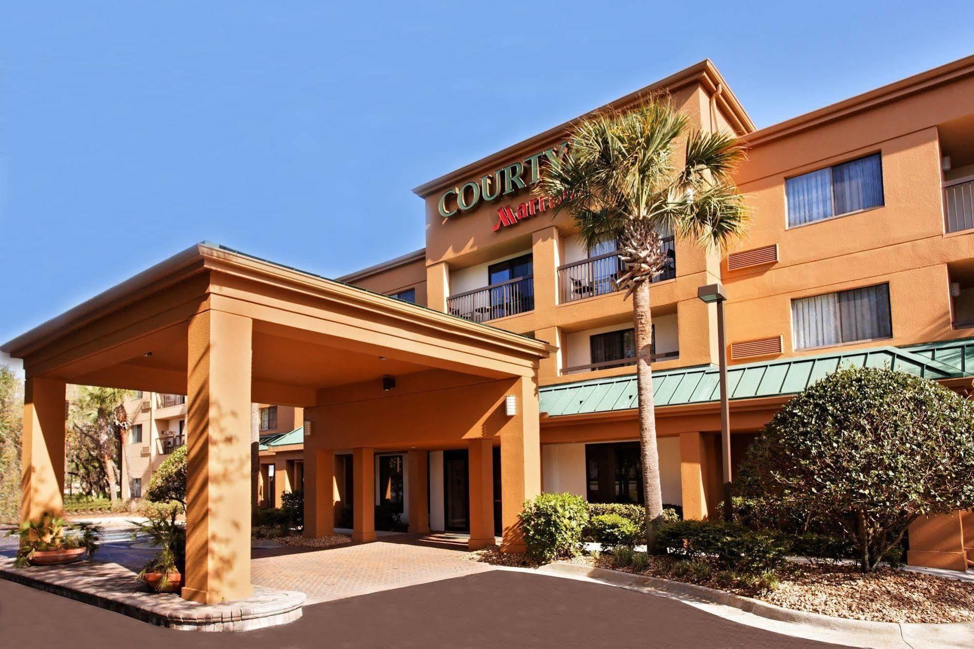 Hotel Courtyard North / I-75 Fletcher 3*