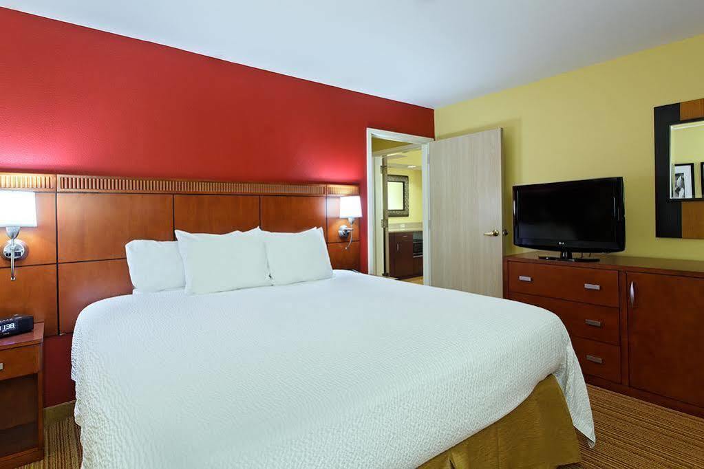 Hotel Courtyard North / I-75 Fletcher 3*